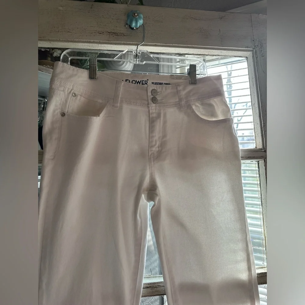 NWT Wallflower | Slim BootCut White Jean